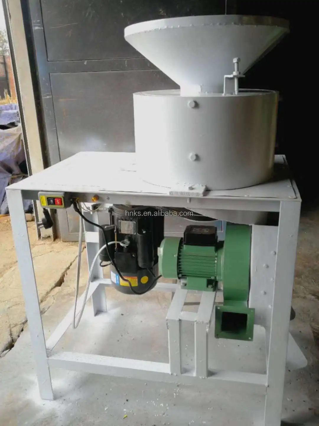 Décortiqueur automatique de graines de Moringa, broyeur