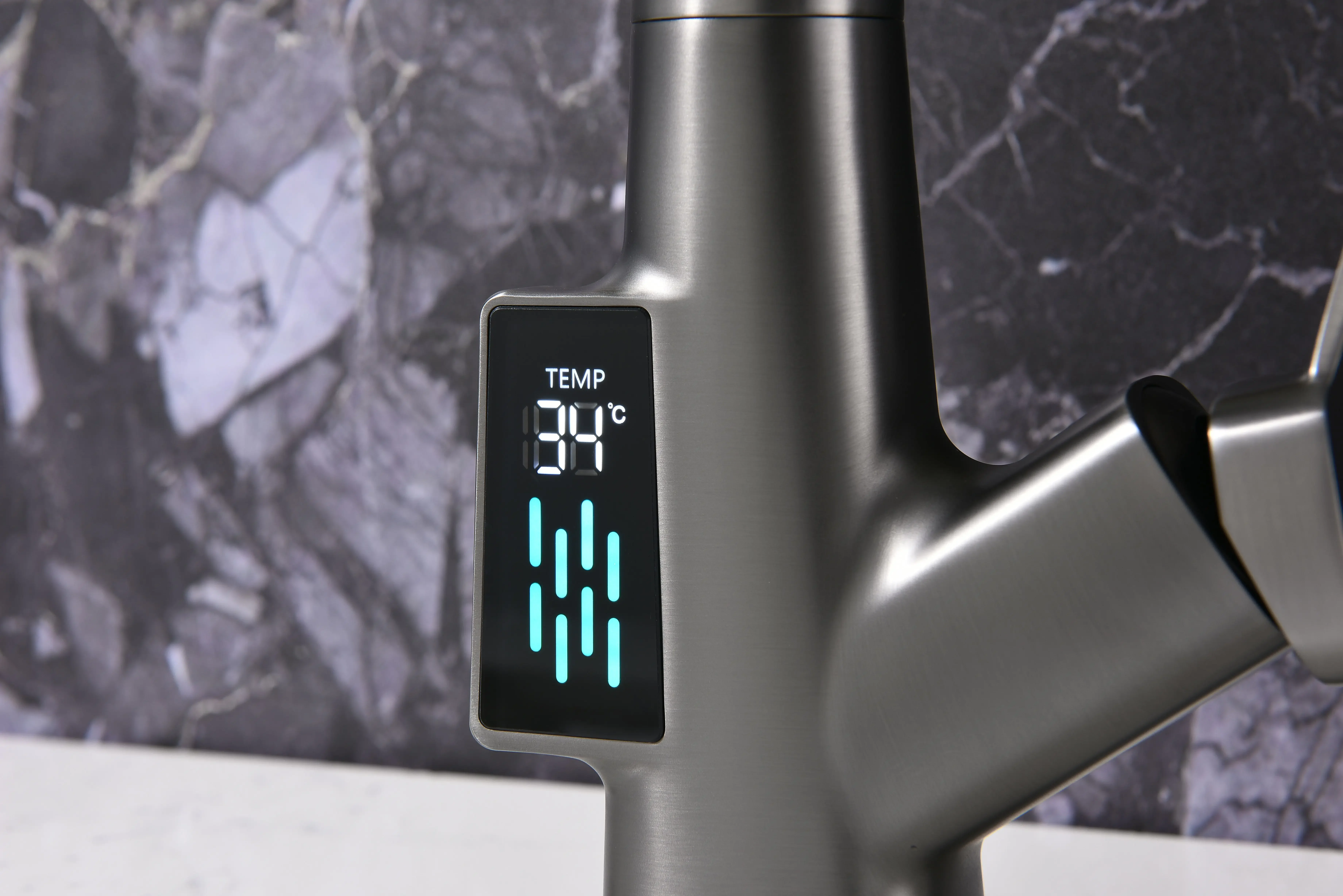 Washroom Bathroom Pull Out Waterfall Basin Vanity Sink Faucet Tap with Temperature Led Light Digital Display