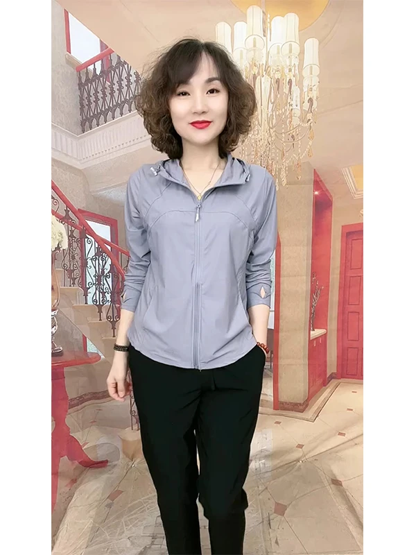 

Женская летняя легкая дышащая спортивная куртка из ледяного шелка с капюшоном, быстросохнущая, с защитой от солнца, на молнии, удлиненная