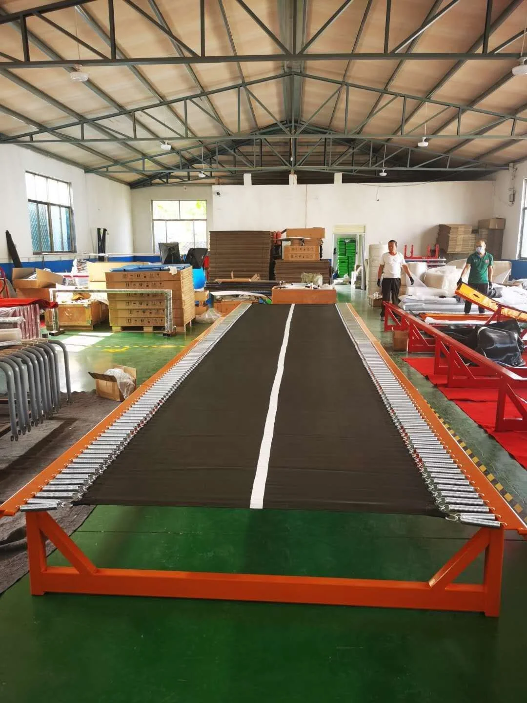 

Высококачественный бестселлерный батут для слежения в помещении для взрослых и детей, вращающийся батут для слежения, необходимая настройка