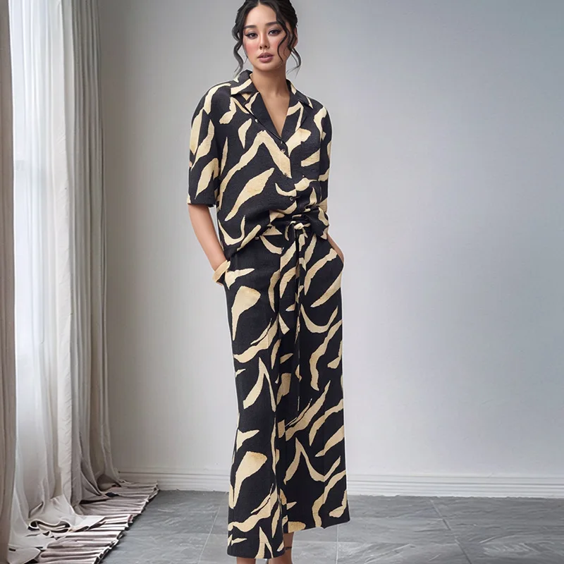 

Женский летний комплект 2025: повседневная рубашка и брюки-палаццо с длинным рукавом, модный ансамбль длиной три четверти от [Название бренда]