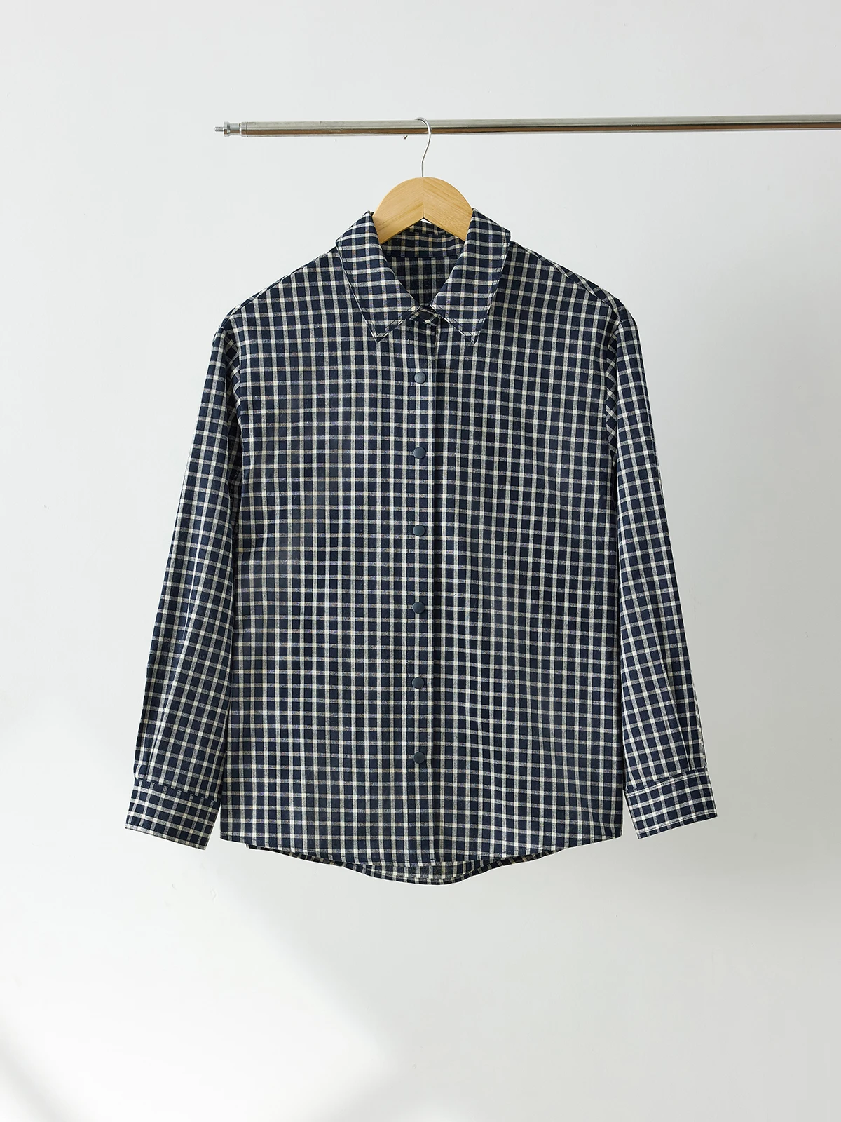 

Basic Pure Cotton Blue And White Plaid irt Women's Casual Sle Straight Cut Long Sve Iron Free irt for Winter Season