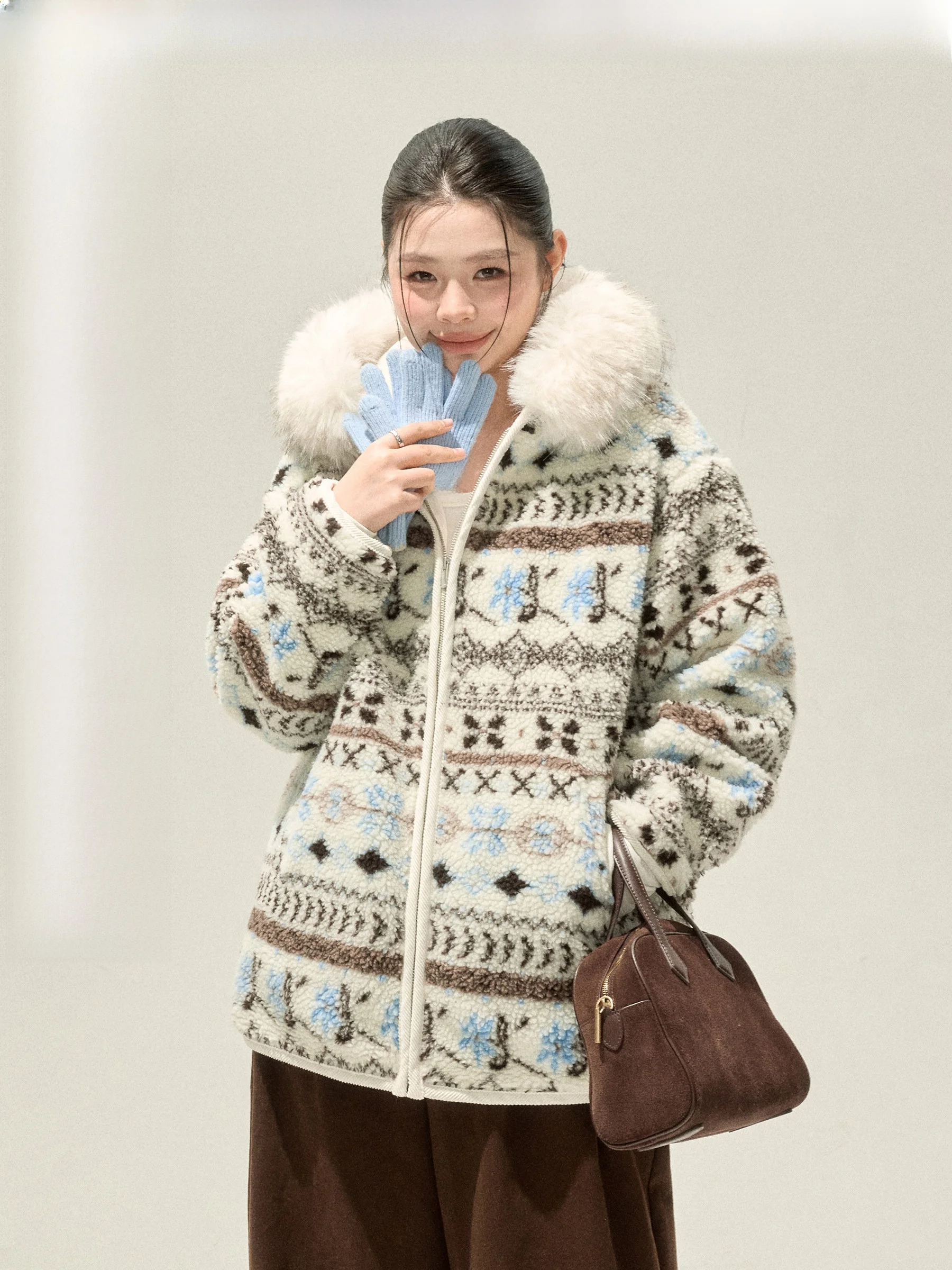 

Зимняя утепленная куртка-парка с капюшоном и меховым воротником JULULOOK Studio «Highland Song» больших размеров для женщин...