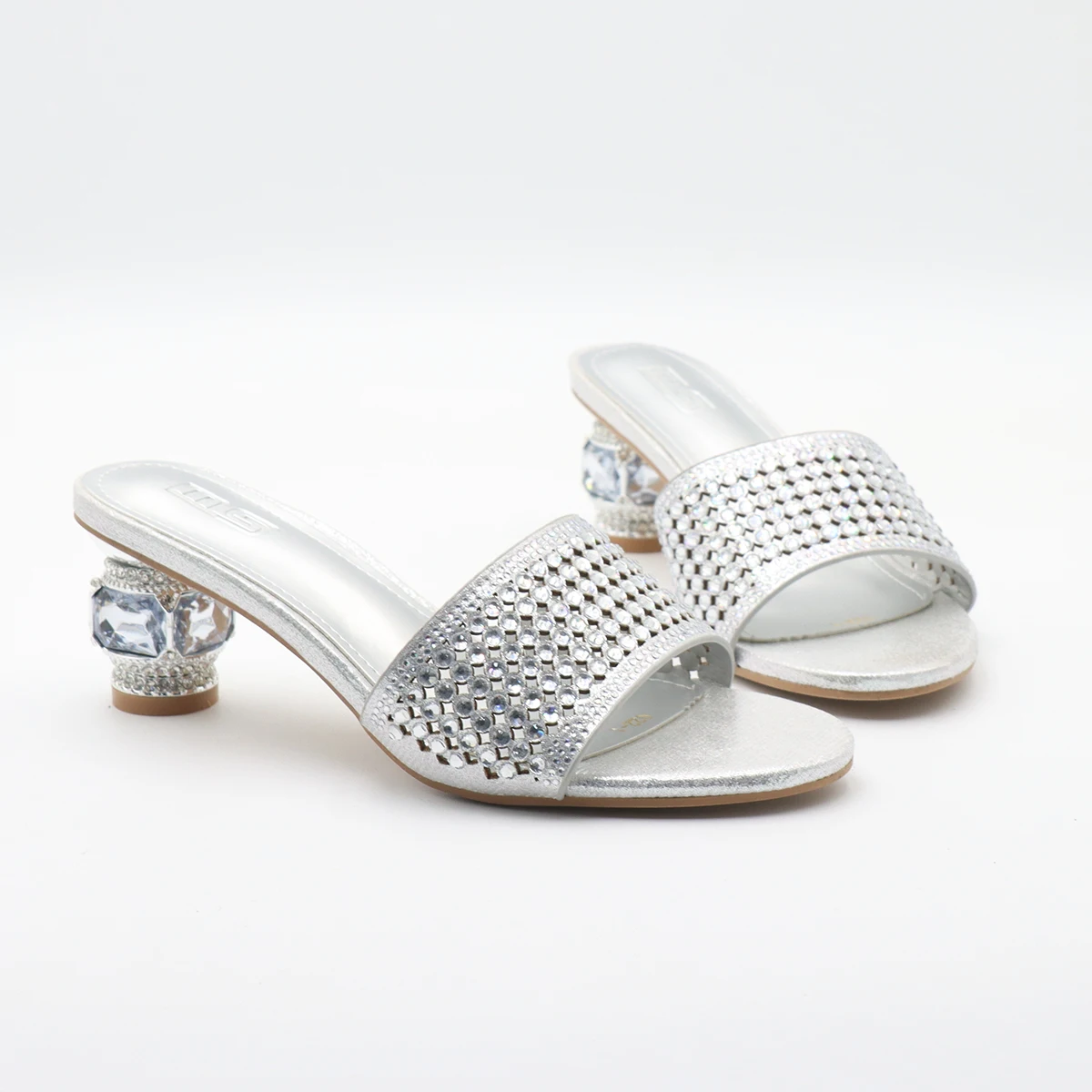 

Versatile Large Size Square Head Rhinestone Slippers Women's Summer Beachwear Casual Glue Adhesive Rubber Bot oes