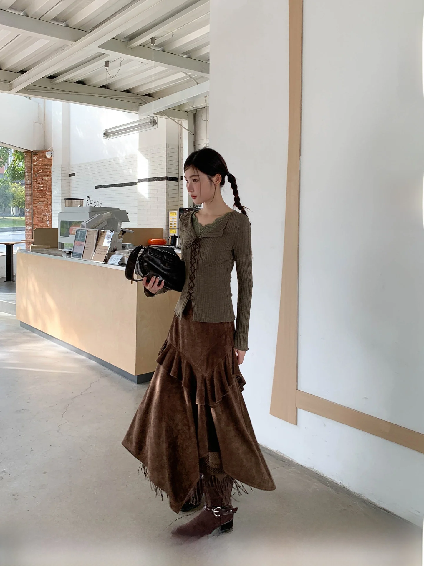 

Женская длинная юбка А-силуэта из замши с бахромой в стиле ретро, весенняя, с асимметричным кроем, с завышенной талией, повседневная