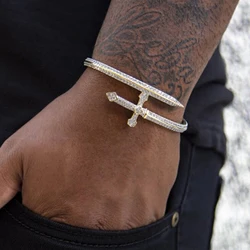 Iced Out Bling Cubic Zirconia CZ Cross Sword bracciale per uomo Boy Open Size colore nero Sword of Justice Bangle Hiphop Jewelry