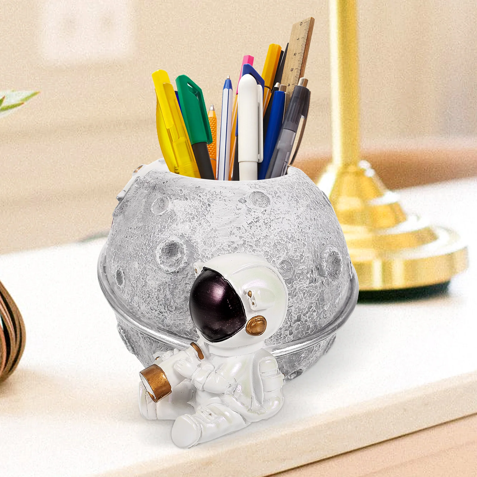 

Astronaut Purple Resin Desk Organizer Creative Creative Pen Holder Pen Storage Case Stationery Holder Desktop Decor