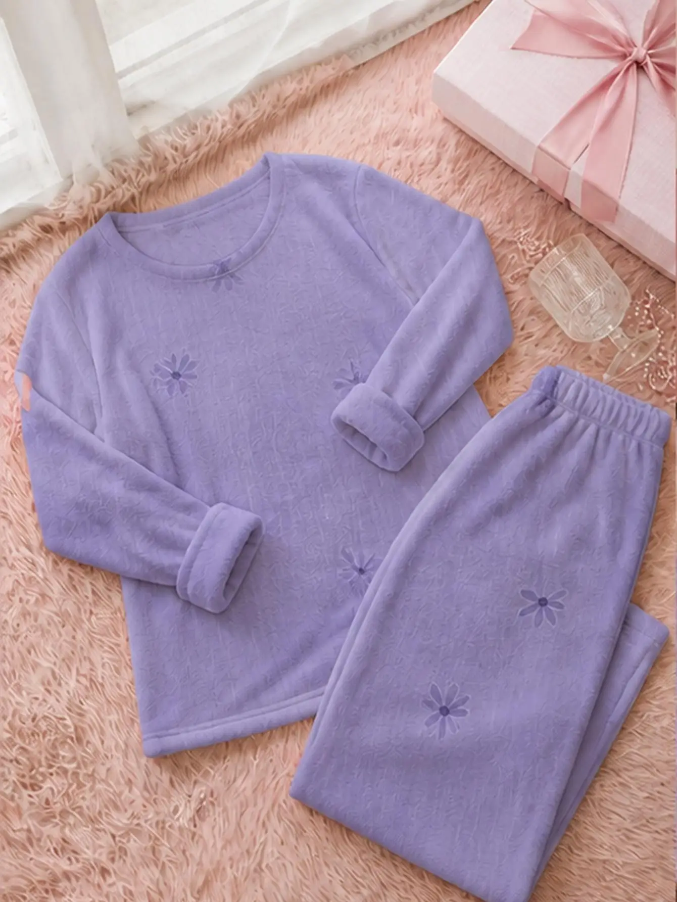 Women Plus Size Coral Fleece Pajama Set Lavender Daisy Floral Print Long Sleeve Top & Pants Warm Winter Home Sleepwear