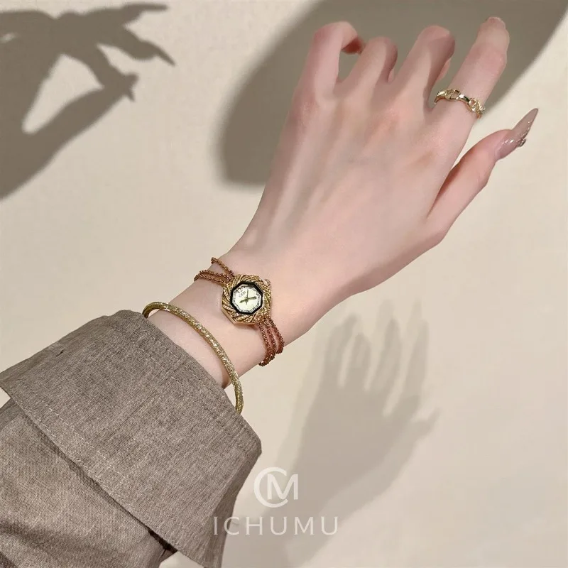 

Elegant women's watch simple casual fashion light luxury niche high sense exquisite retro student waterproof quartz watch new