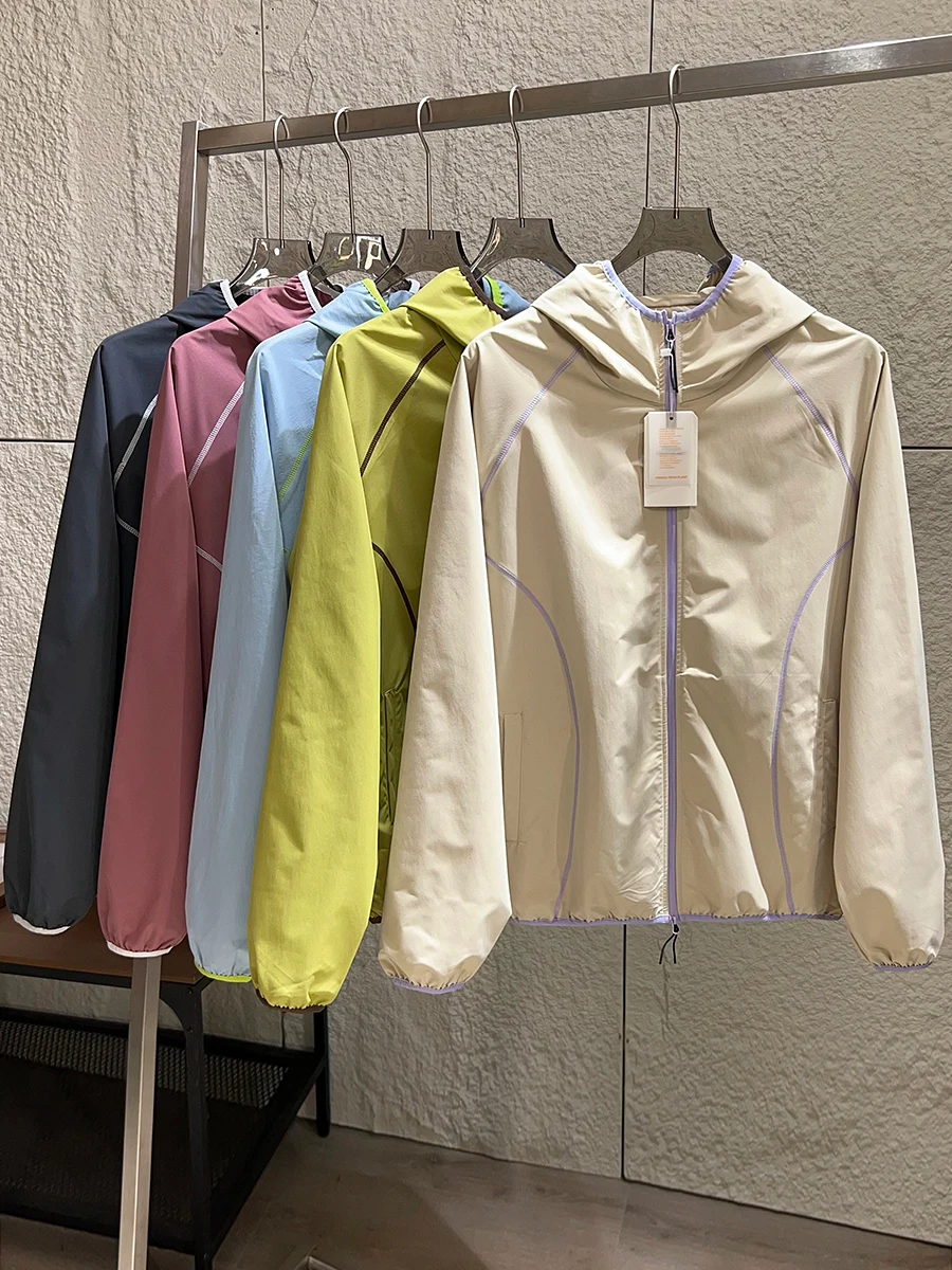 

Outdoor Unisex Hooded Jacket Shoulder Sleeve Insert Casual Sportswear Polyester Fiber Long Sleeve Waterproof Zipper Closure