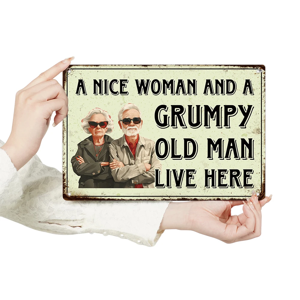 Putuo ديكور 1 قطعة علامة القصدير المعدنية خمر ، امرأة لطيفة ورجل عجوز غاضب تعيش هنا ، جدار آرت ديكو مناسبة لغرفة المعيشة المنزلية #4