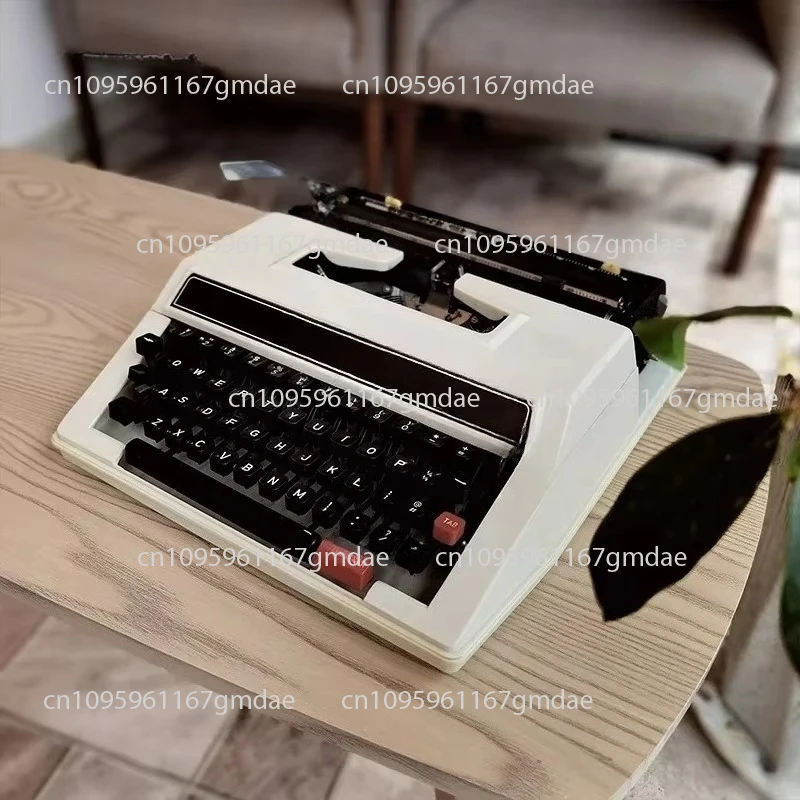 

Typewriter white English mechanical 1980S normal use reliable use