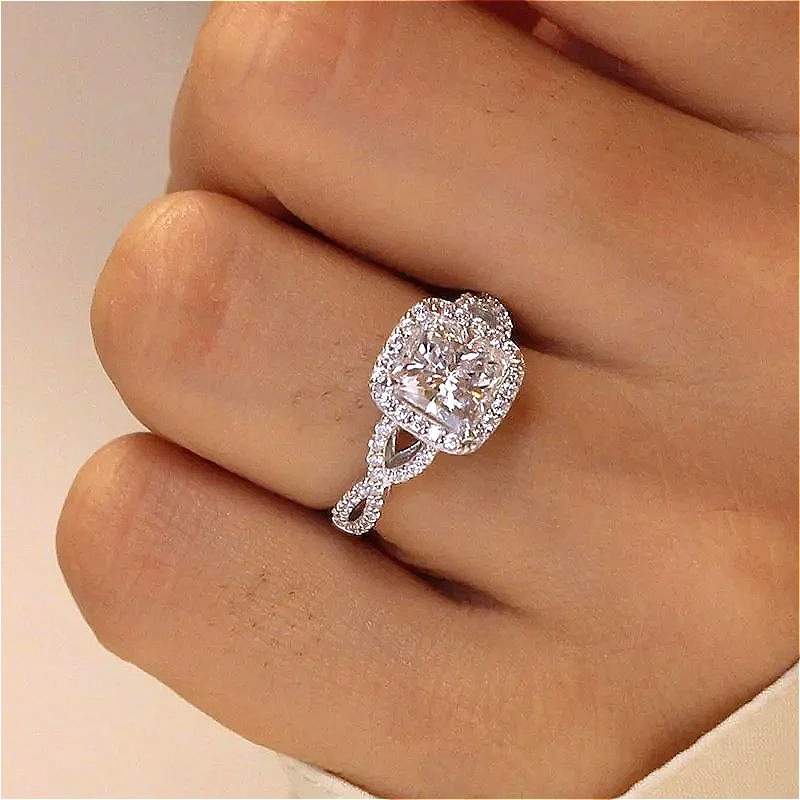 

2025 New Women's Fashion Zircon Ring with Square Chain & Twisted Band, Stylish Design Wedding & Engagement Ring for Girlfriend