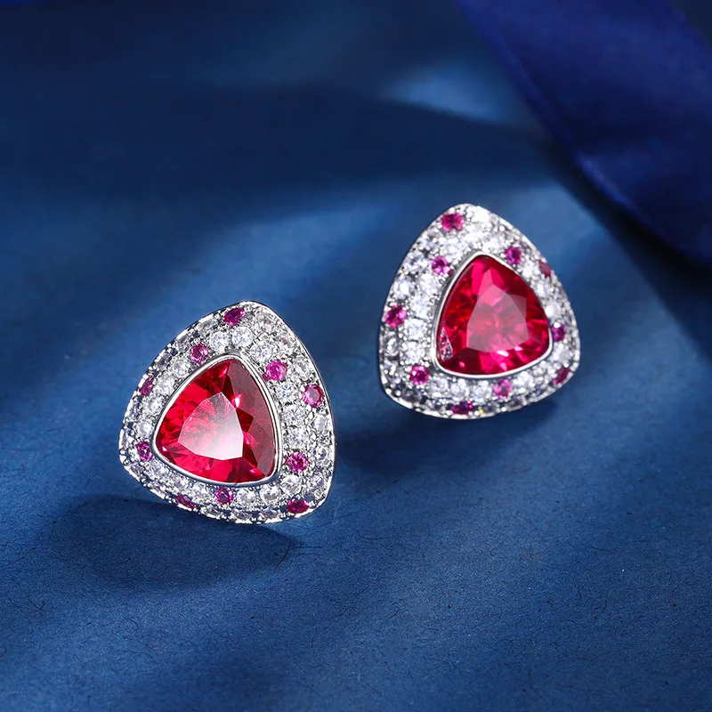 New model gold-plated copper base vintage red corundum chunky triangular stud earrings, main stone 8*8
