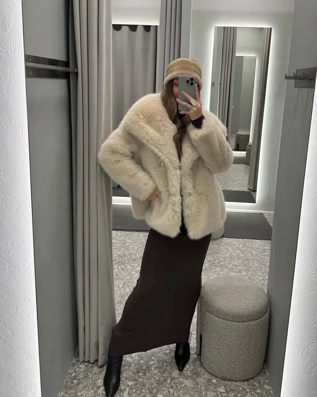Faux Fur Coat Women Solid Fur Jacket Turn Down Collar Long Sleeve Single Breasted Loose Thick Warm Fur Casual 2025 Autumn Winter