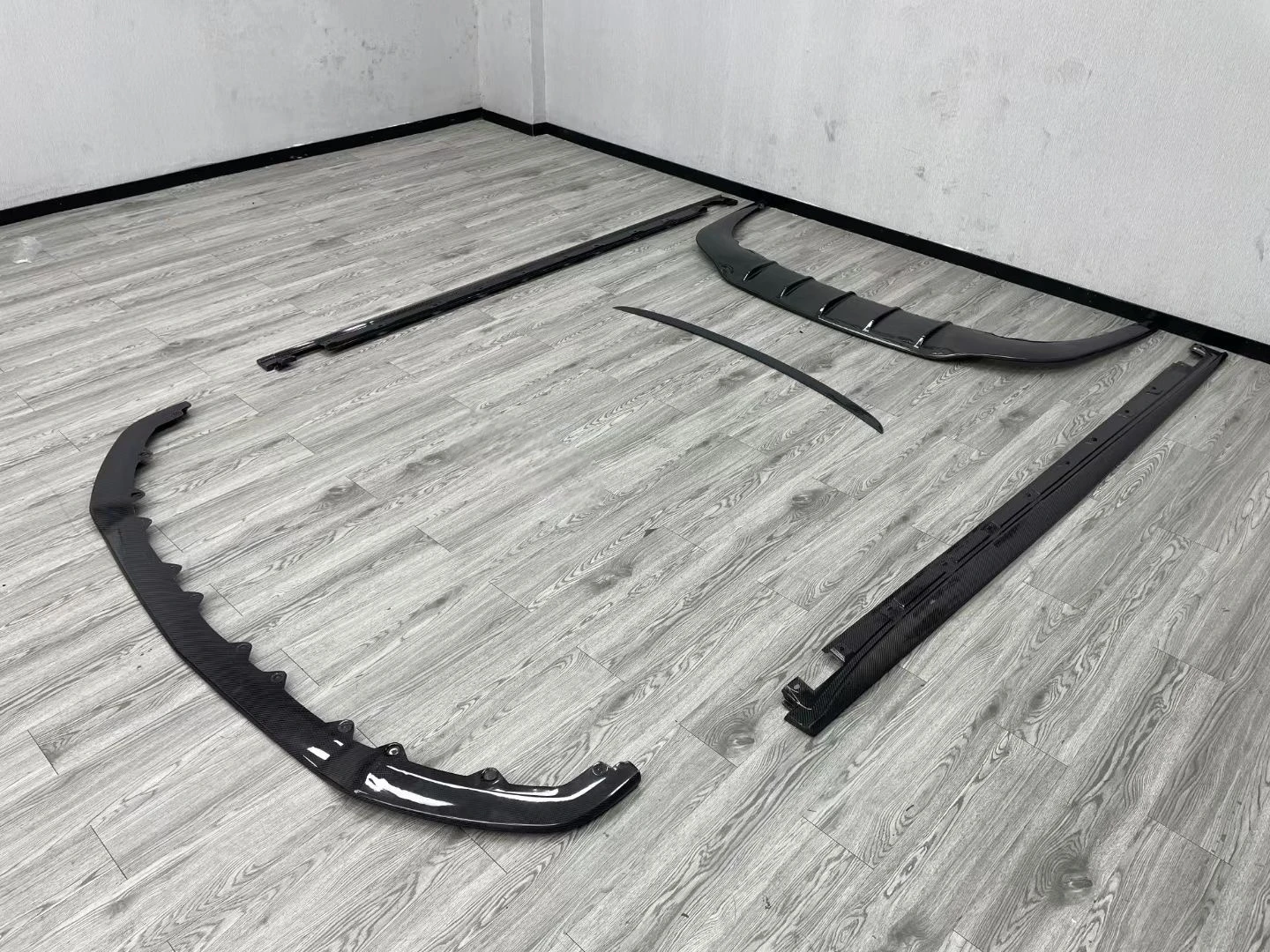 W12 Limited Edition Body Kit for Flying Spur Includes Side Skirts Spoilers Rear Wings; New Condition 4