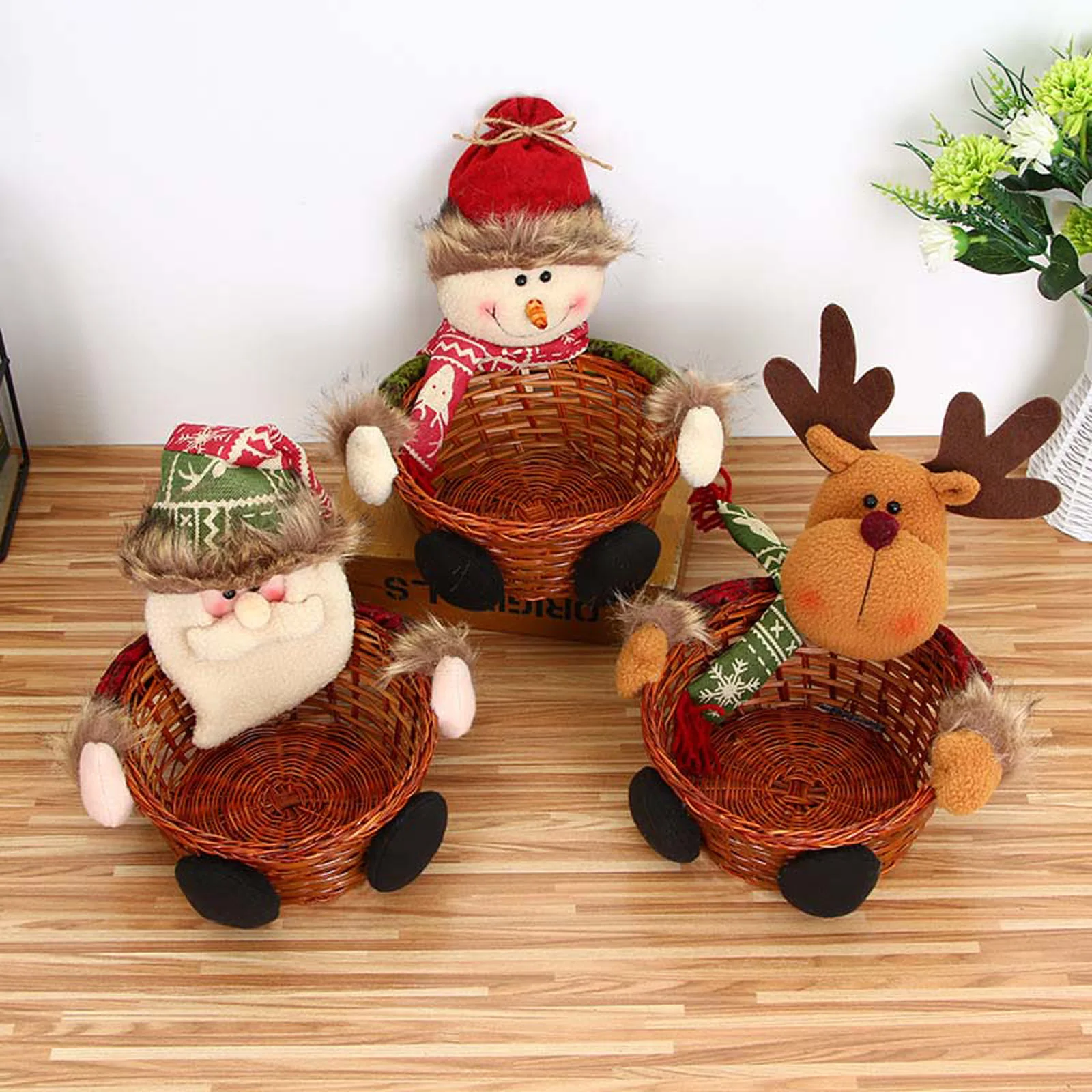 Lovely Christmas Candy Storage Basket Creative Snowman Reindeer Elderly Desktop Ornament Vintage Rattan Woven Basket For Xmas