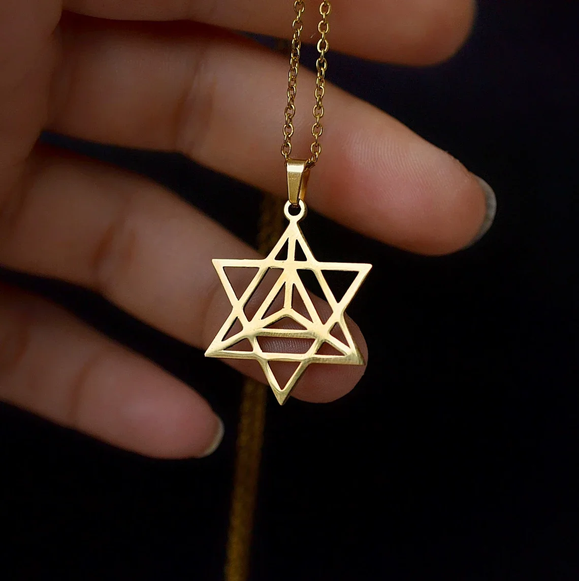 Fashionable and Minimalist David Star Pendant Necklace with Jewish Charm and High-Quality Stainless Steel Casual Accessories