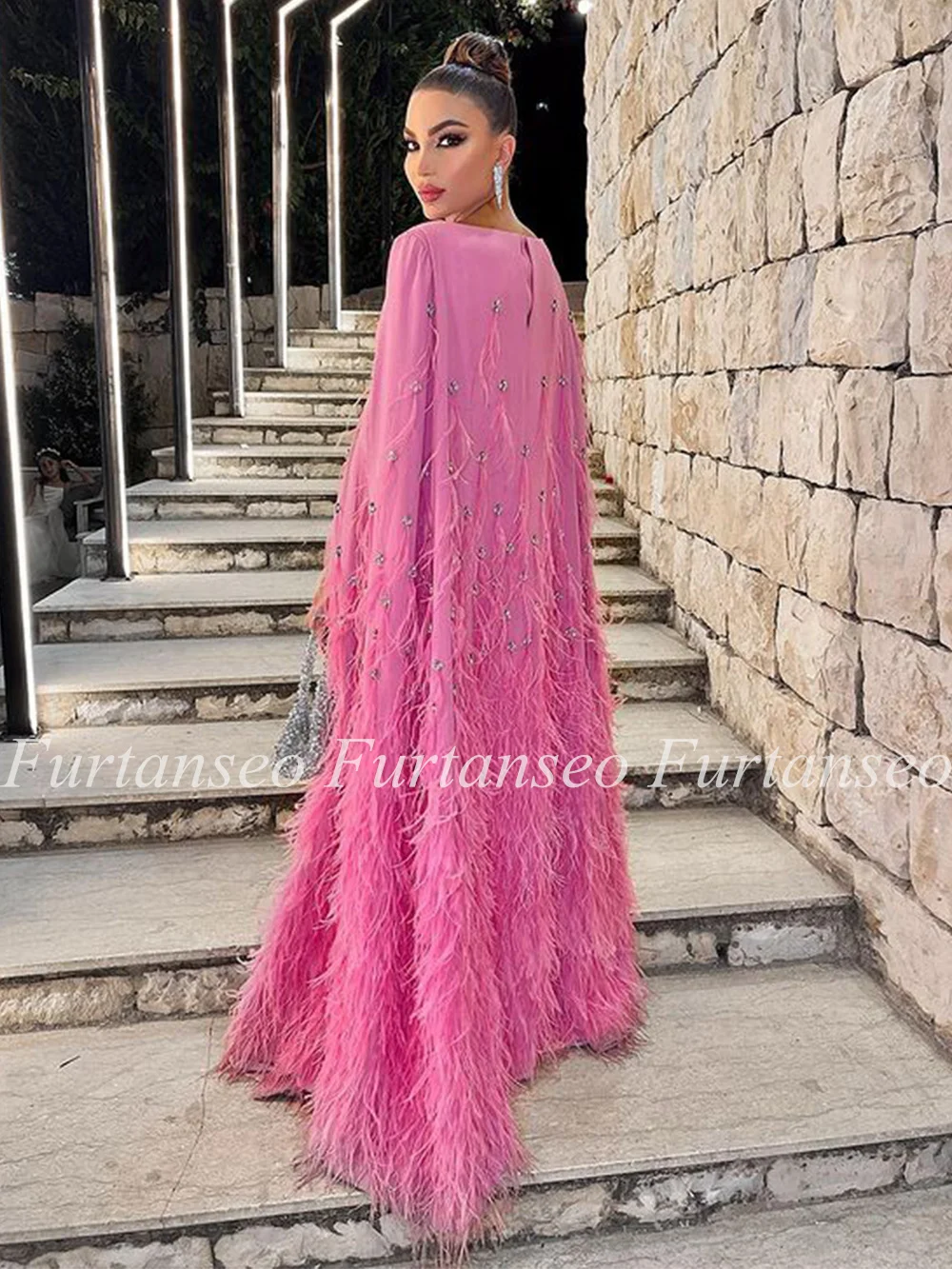 Luxury Short Prom Dress with Feathers Cape Scoop Neck Crystals Mini Cocktail Party Gown Saudi Arabian Evening Dresses Pageant