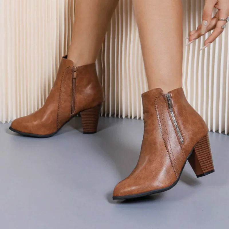 

Осень/зима, европейские и американские ретро-коричневые ботинки на толстом каблуке с боковой молнией, большой размер 2525, новые женские ботинки