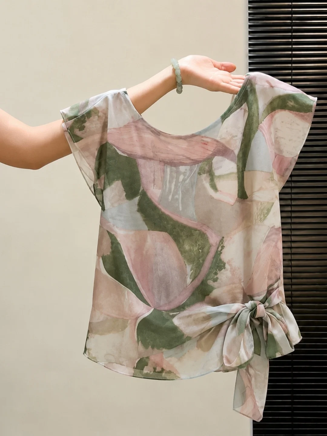 

Printed Lightweight Short Sleeve Shirt Soft Fashionable Elegant Style Korean Version Silk Top for Young Women