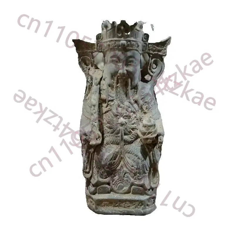 

Старинная китайская бронзовая статуя бога богатства, найденная в коллекциях сельских жителей.