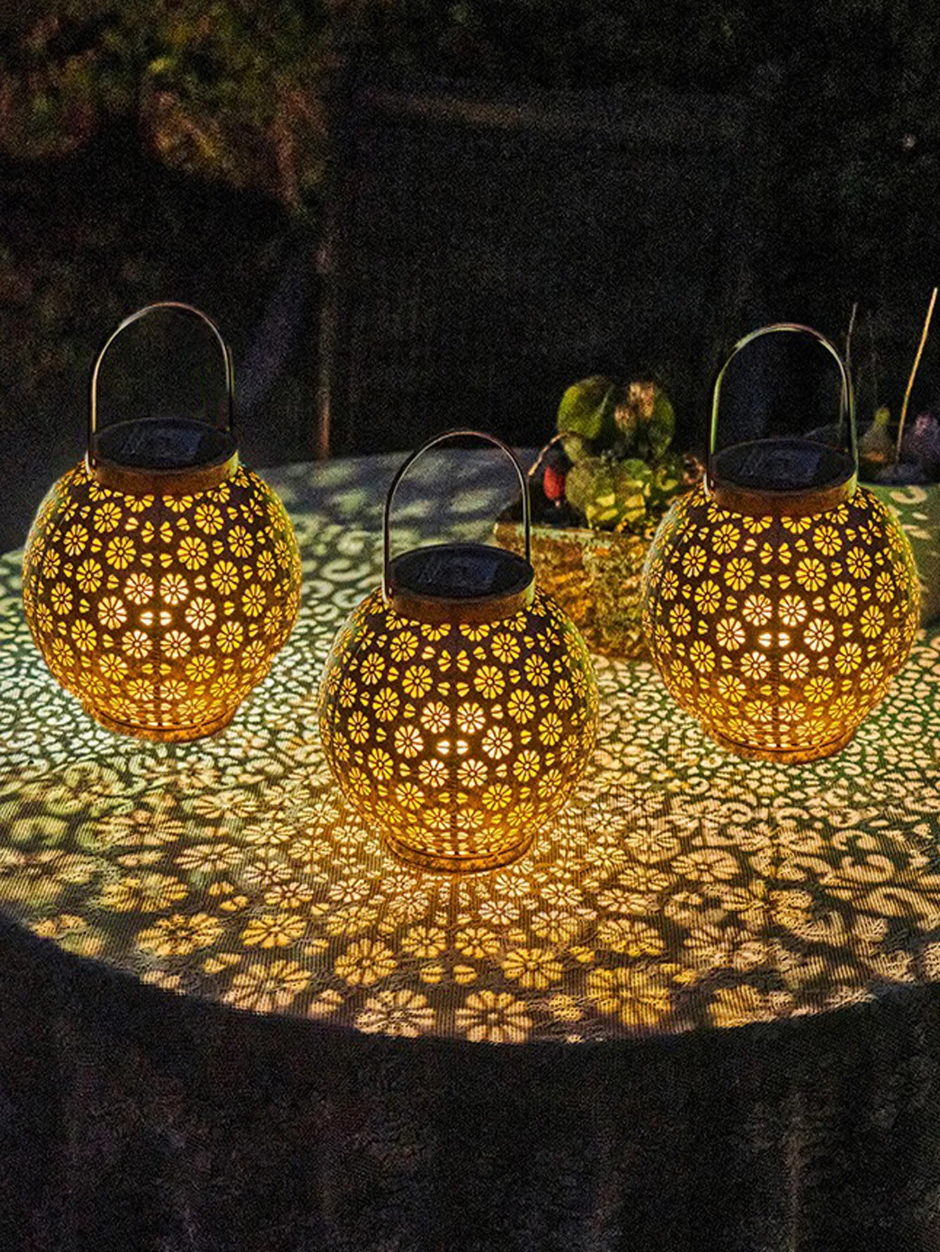Vintage Finish Metal Solar Lights, Outdoor Yard & Garden Night Landscape Decor
