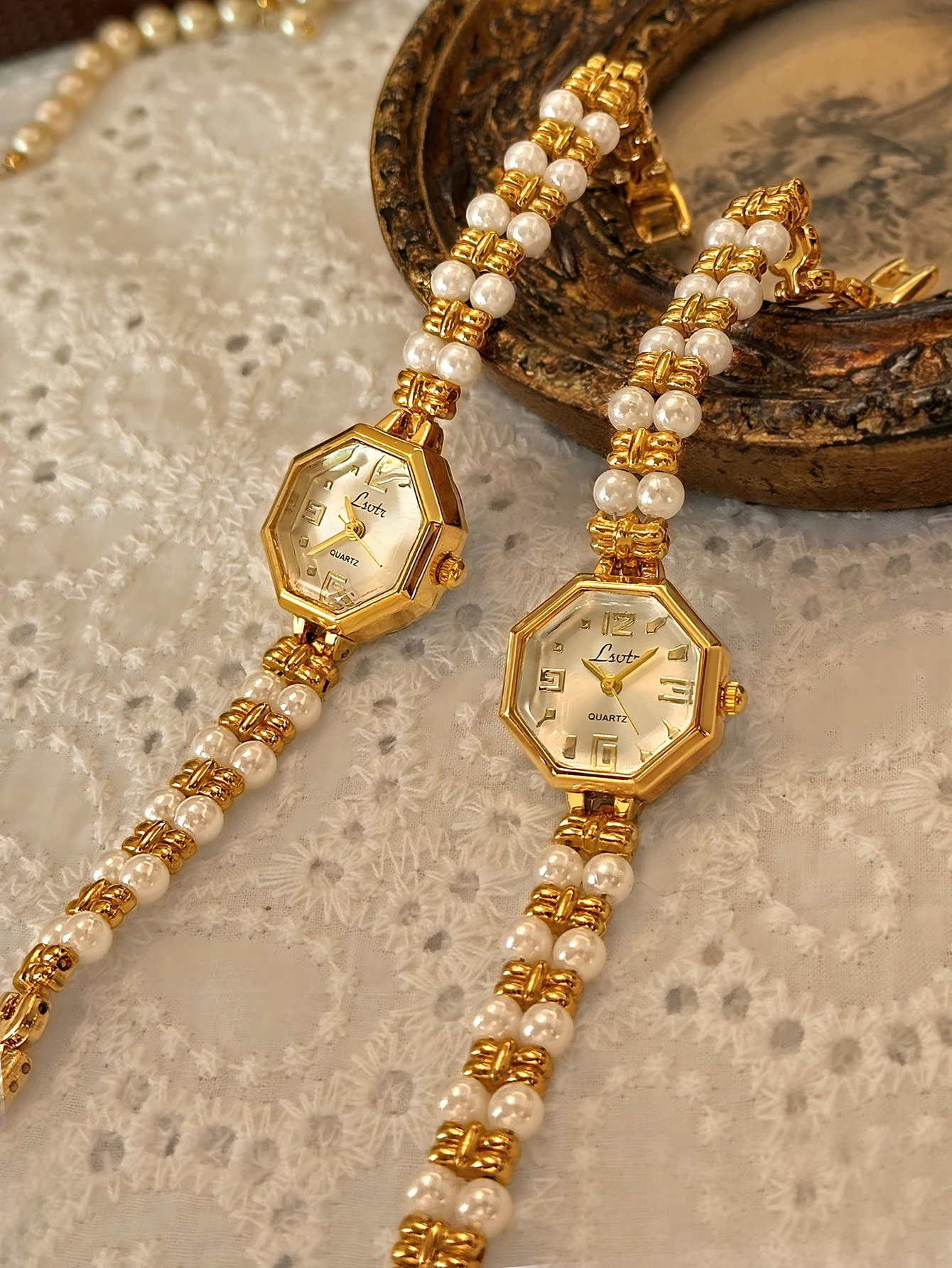 1 Piece of New French Fashion Elegant Retro Women's Watch with Pearl Strap, 30m Waterproof, Exquisite, Compact, Unique, Niche Women's Quartz Watch, Suitable for Daily Wear and Holiday Gifts