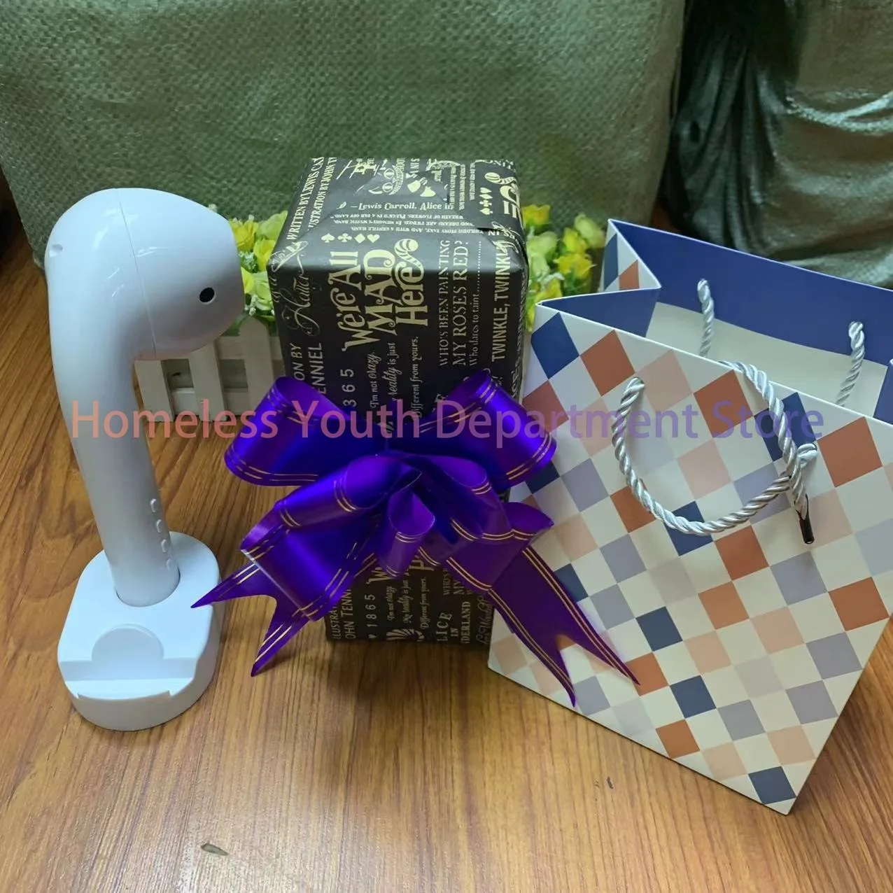 Oversized giant headphone Bluetooth speaker