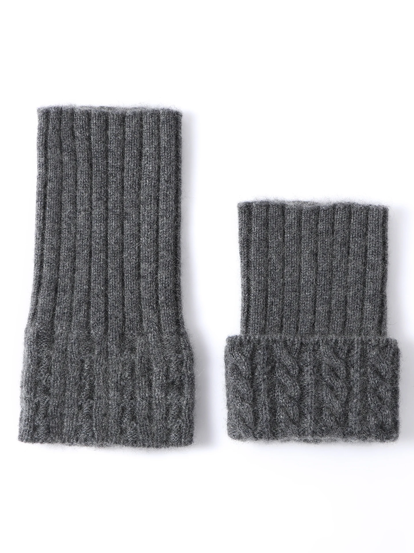 Scaldamuscoli alla moda in cashmere jacquard lavorato a maglia per calore, morbidezza e protezione dal freddo.