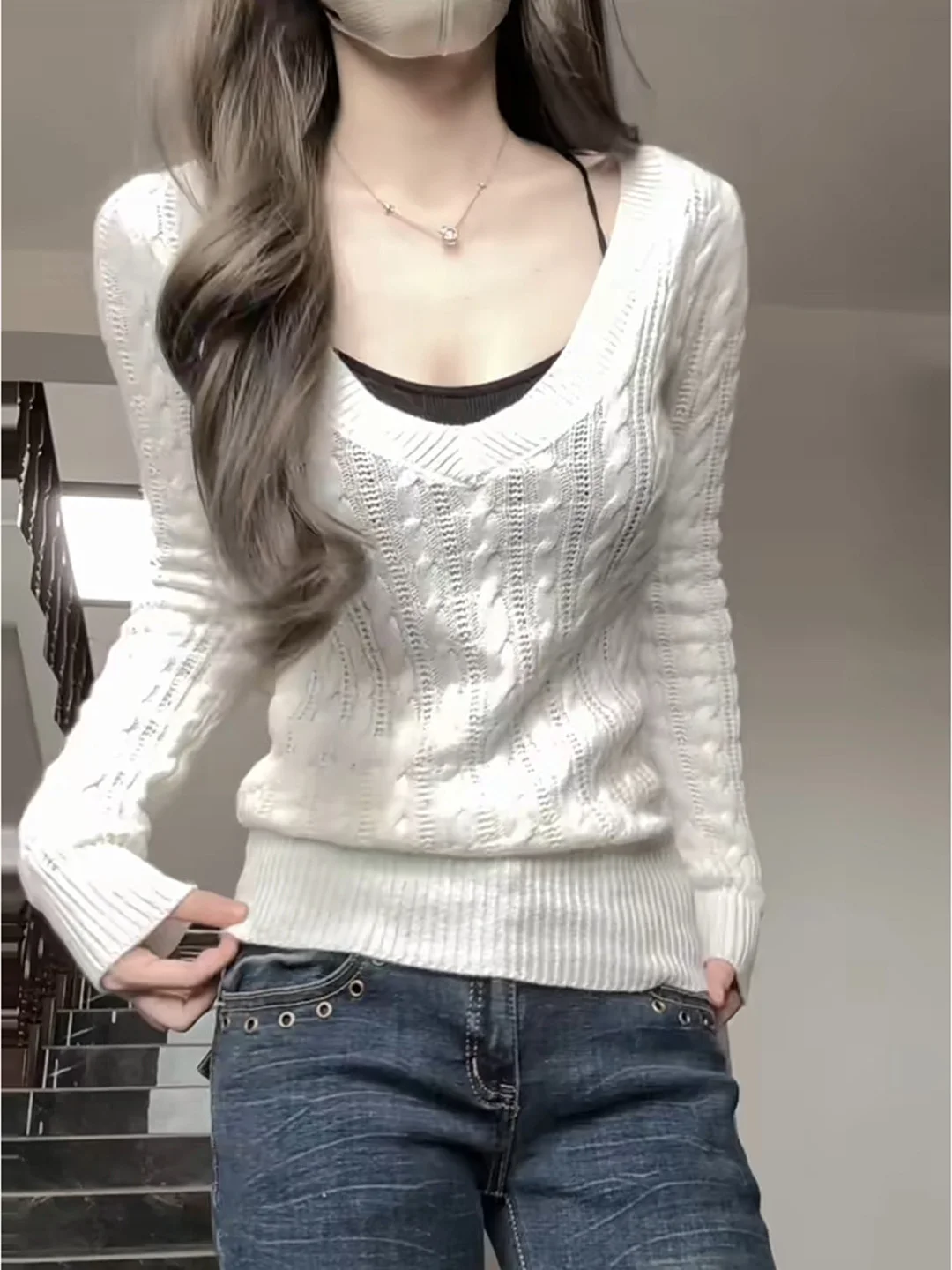 Slim Fit V-Neck Knitted Sweater Women's Autumn Fashion Twist Knitwear Casual Waist-Cinching Slimming Long Sleeve Top