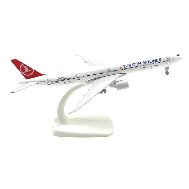 

Модель пассажирского самолета Diecas City B777 из сплава и пластика, масштаб 1:200