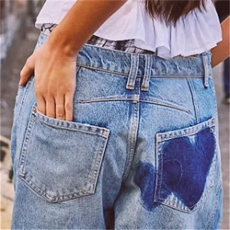 2024 Fashion Love Print decorazione pantaloni in Denim donna Jeans dritti larghi pantaloni Midi Casual femminili New Trend Streetwear