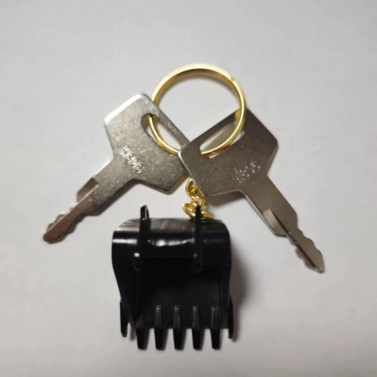 2pcs H806 Excavator Keychain for Takeuchi 60/75150/160/175/180 Fuel Tank Cover Ignition Switch Start Key