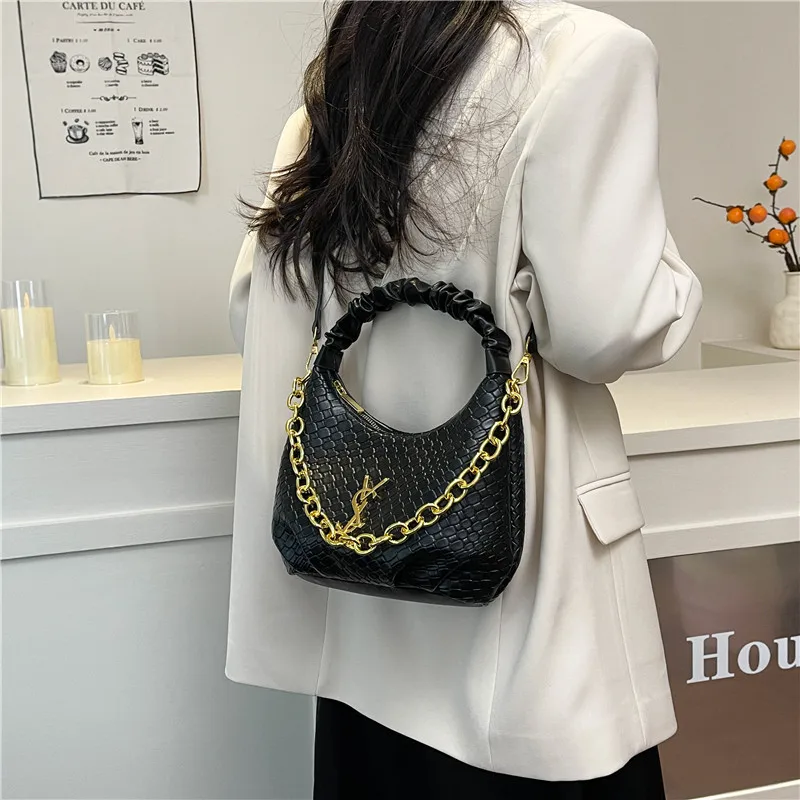 

Trendy Fashionable Mini Clutch Purse Bag With Letter Logo And Simple Leisure Business Style For Commuter