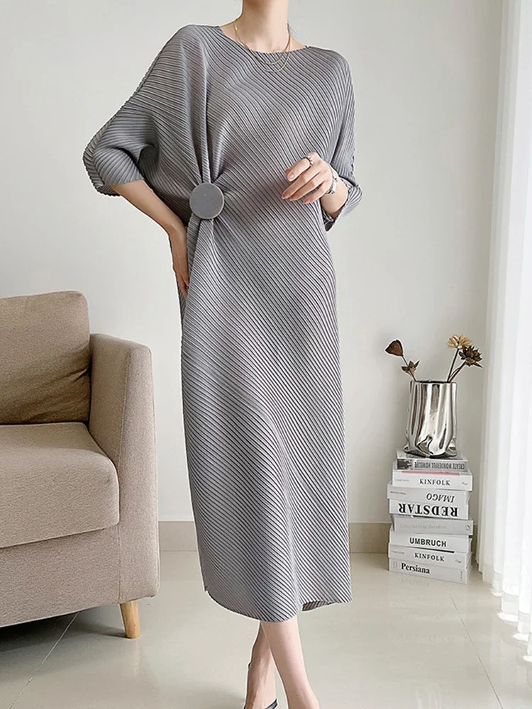 Fold 2024 Autumn Women's Casual Pleated Dress O-neck Half Sleeve Irregular Loose Elastic Solid Color Dresses Fashion New