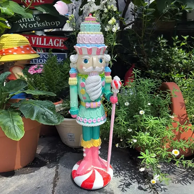 56Cm oversized nutcracker resin Christmas atmosphere decorative ornament Garden decoration ornament