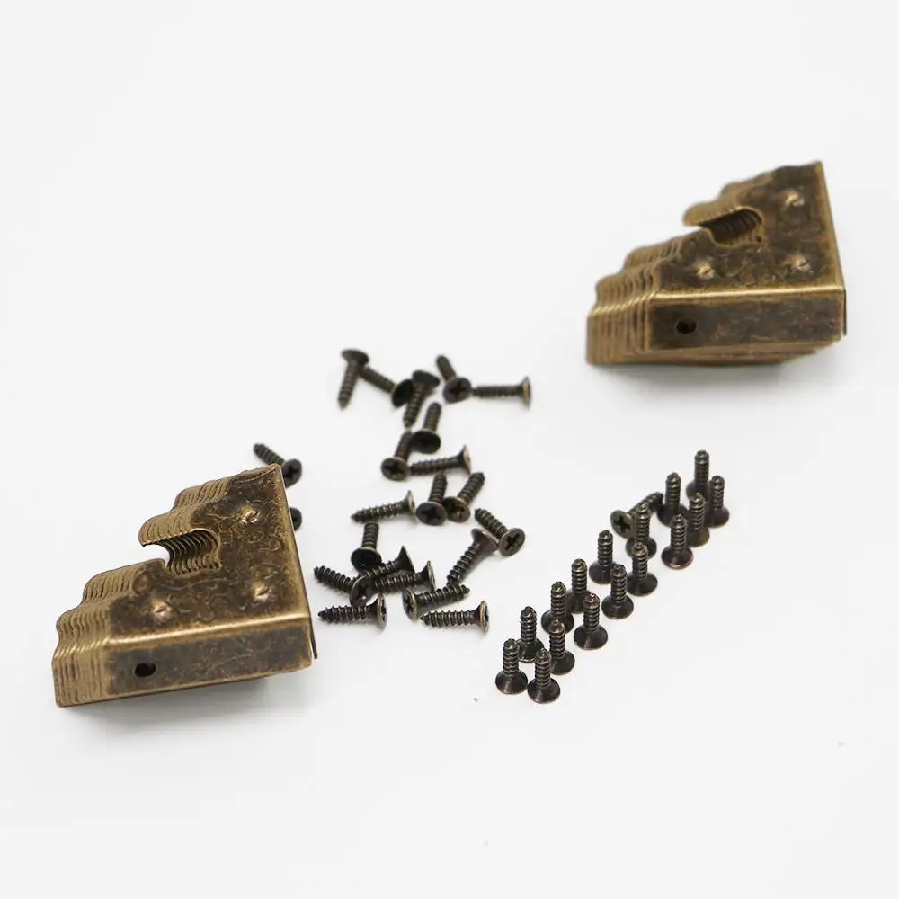 Antike Schmuckschatulle, Holzkiste, dekorative Eckwinkel, Eckfuß, Eckenschutz für Möbel