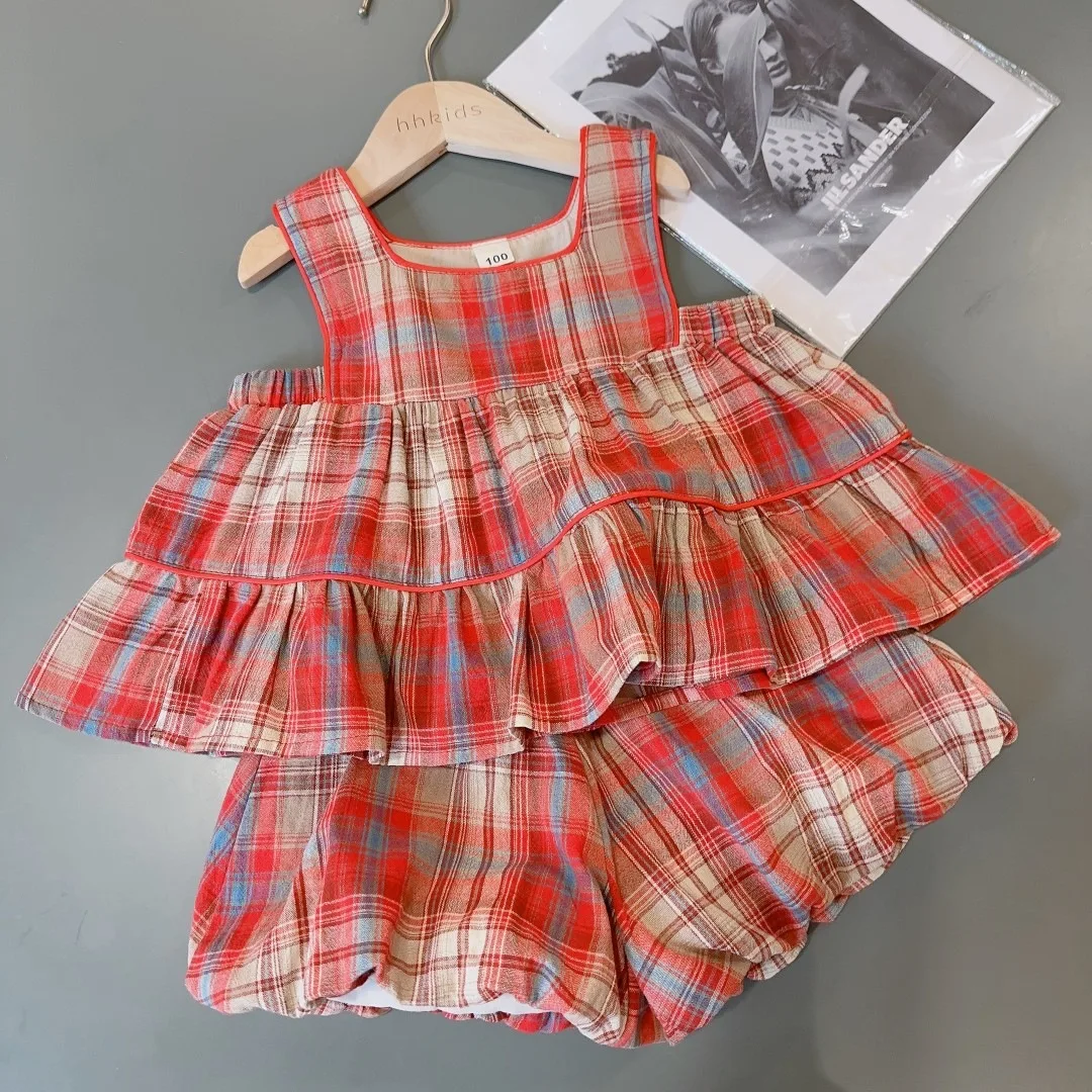New Girls Plaid Vest, Bud Shorts Set, Foreign Style Children's Sleeveless Top, and Two-piece Set for Medium and Small Children