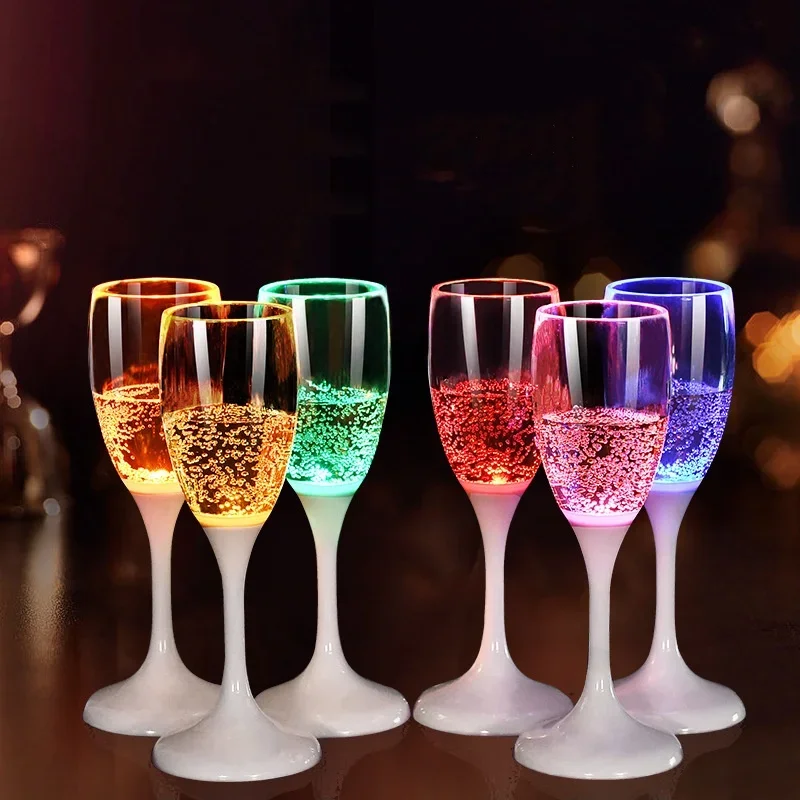 6PCS LED Luminous Wine Glasses Set Creative Couple Champagne Flutes Wedding Banquet Decoration Goblets Lover Party Cups