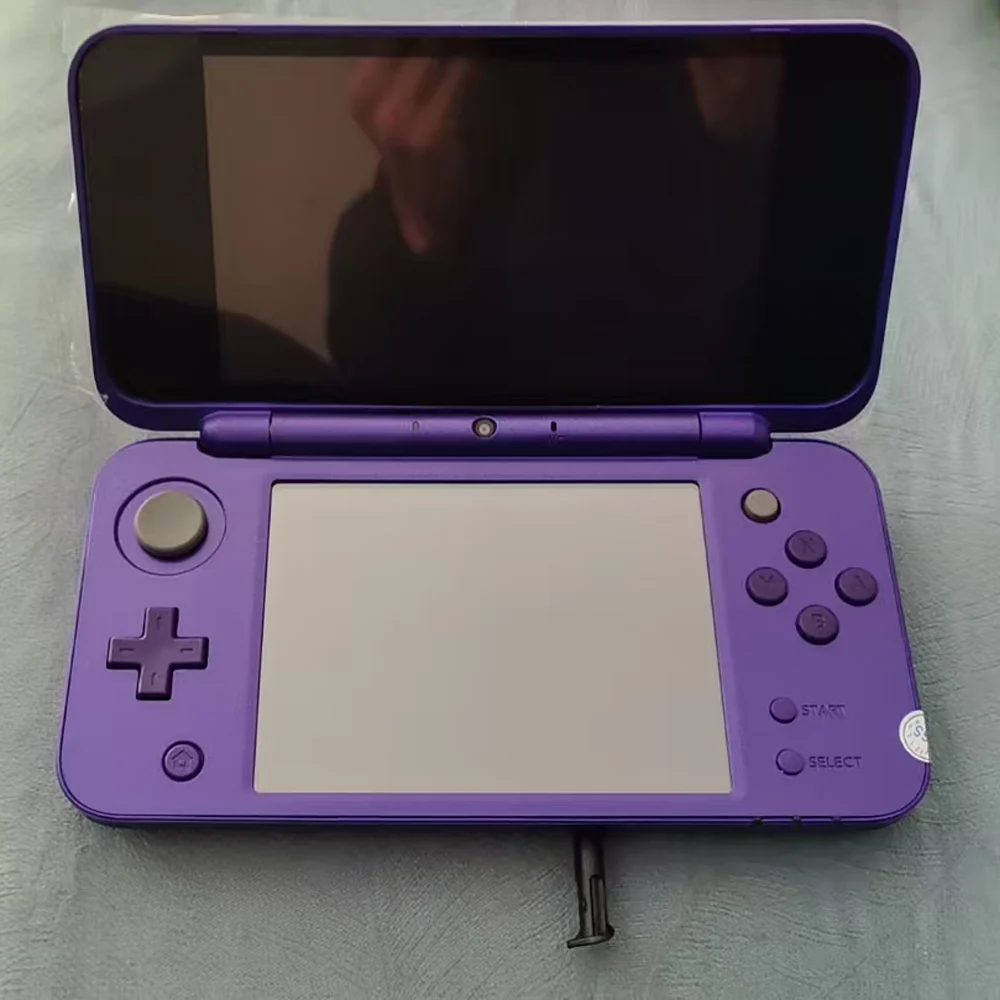 New 2DS XL/LL Retro Video Mobile Game Console with Original Refurbished FBI Unlocked IPS Screen - New 2DS XL/LL Free Games