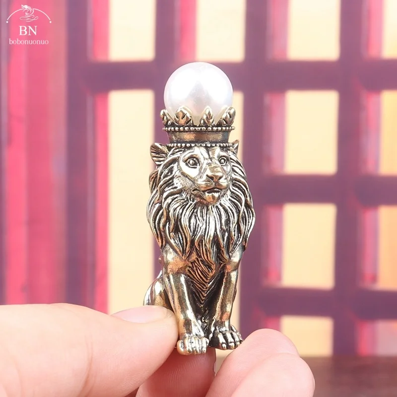 Plastic ball Copper Lion King Carved Statues Home Decor Brass Animal Miniatures Figurines Living Room Decorations Furnishings