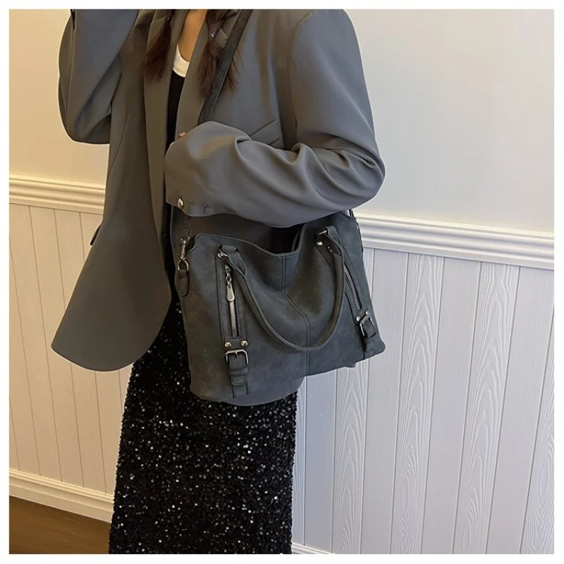 

Classic Tote Bag In Premium Leather For Ladies, Spacious And Elegant By Famous Designer With Sturdy Handles