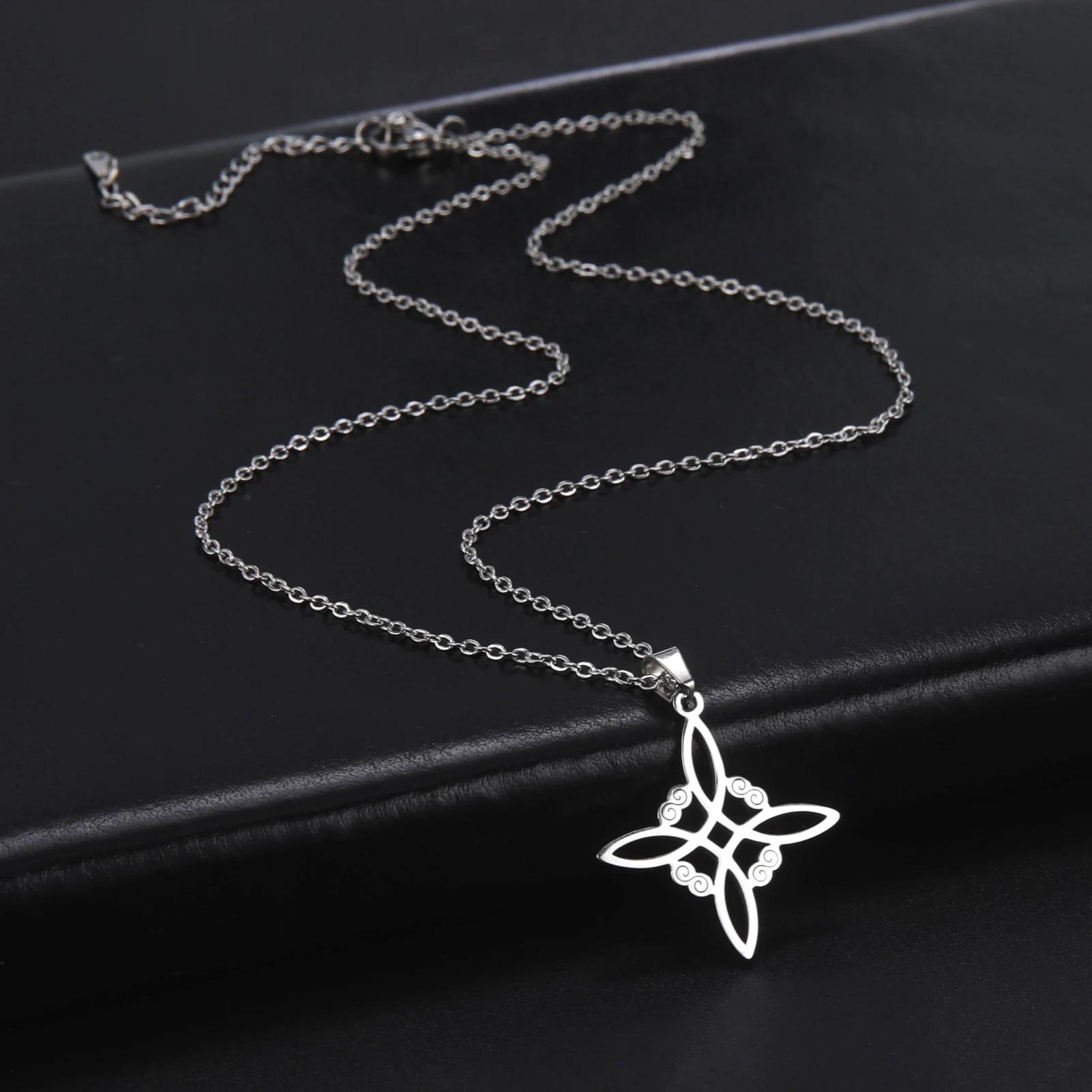 Teamer Wicca Witchcraft Witch Knot Necklace for Women Stainless Steel Choker Necklaces Vintage Amulet Supernatural Jewelry Gift