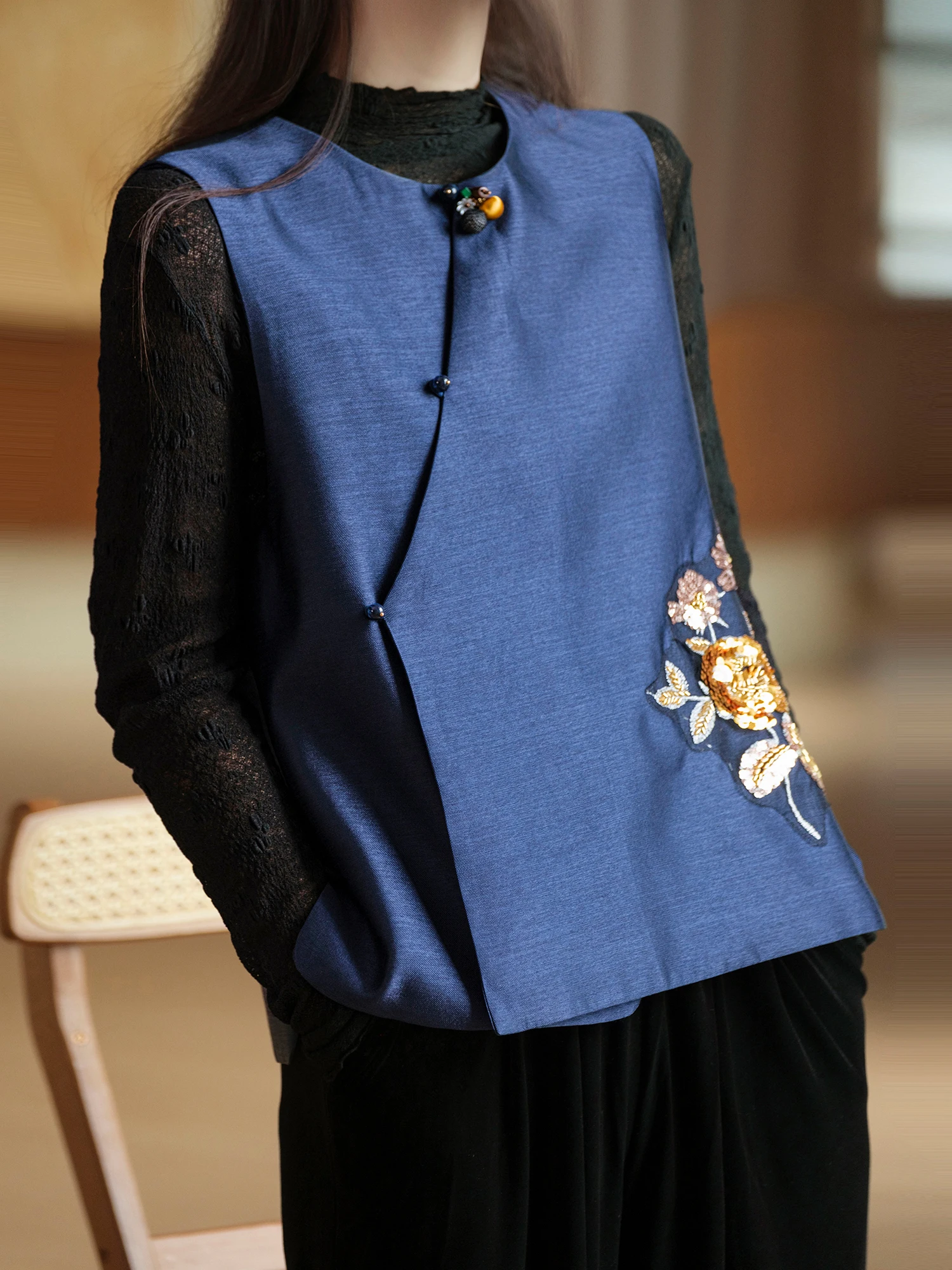 Elegant Style Silk Smooth Glossy Heavy Work Pearl Embroidery Blouse Chinese Style Vest Top Breathable Polyester Fiber