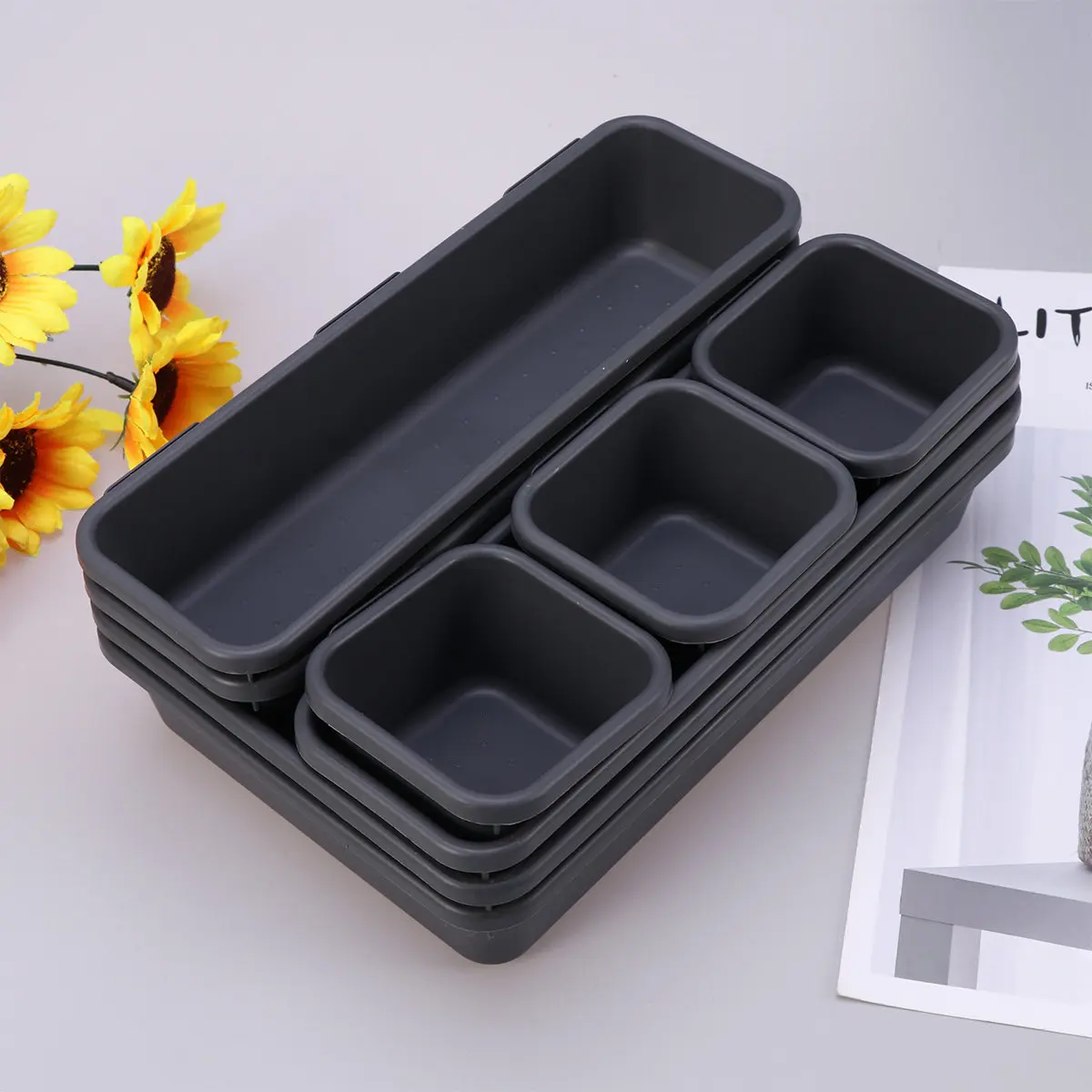 

Органайзер для стола с 8 отделениями, пластиковый лоток-ящик для хранения столовых приборов и бытовых принадлежностей, черный