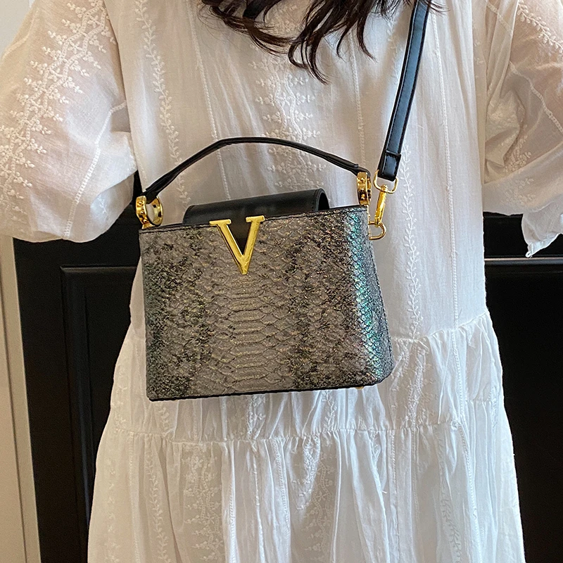 

Popular Classic Elegant Messenger Bag Leather for Women, Crossbody Shoulder Handbag Famous Designer Spacious and Fashionable