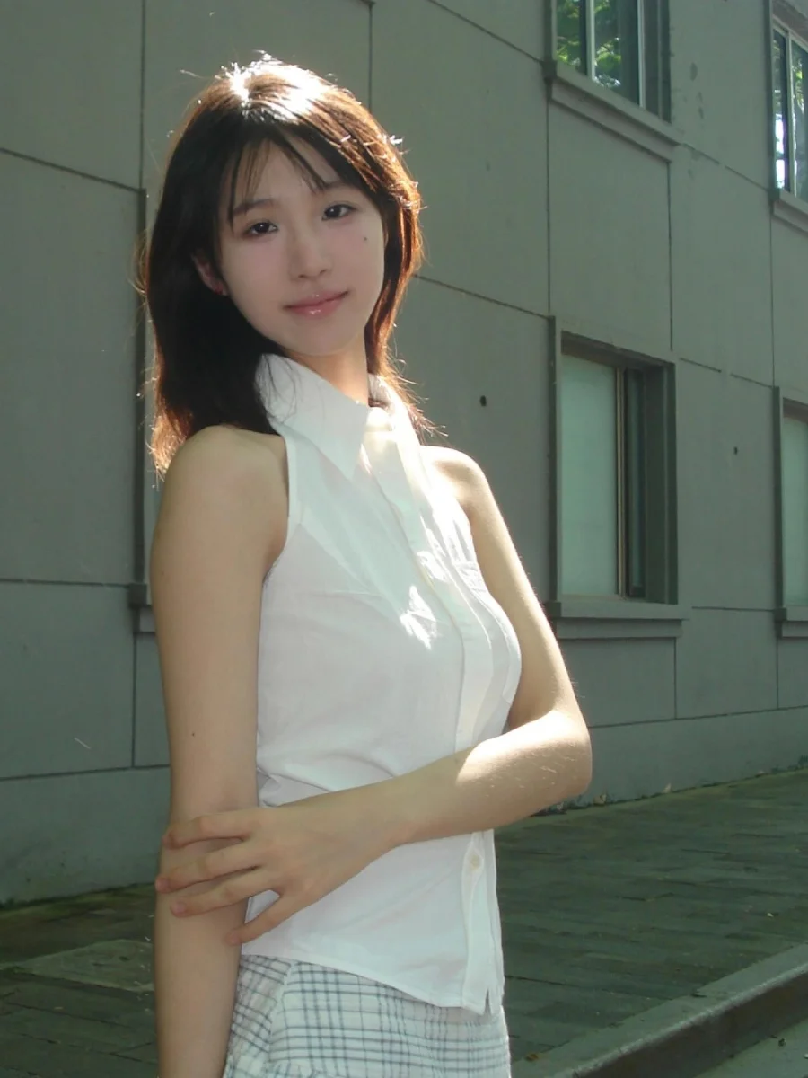 Zomer Nieuwe Unieke Oulder Bared Svel Wit Irt Dames Faion Klein Formaat Leeftijdsreductie Vest Top Koreaanse Sle Straig...