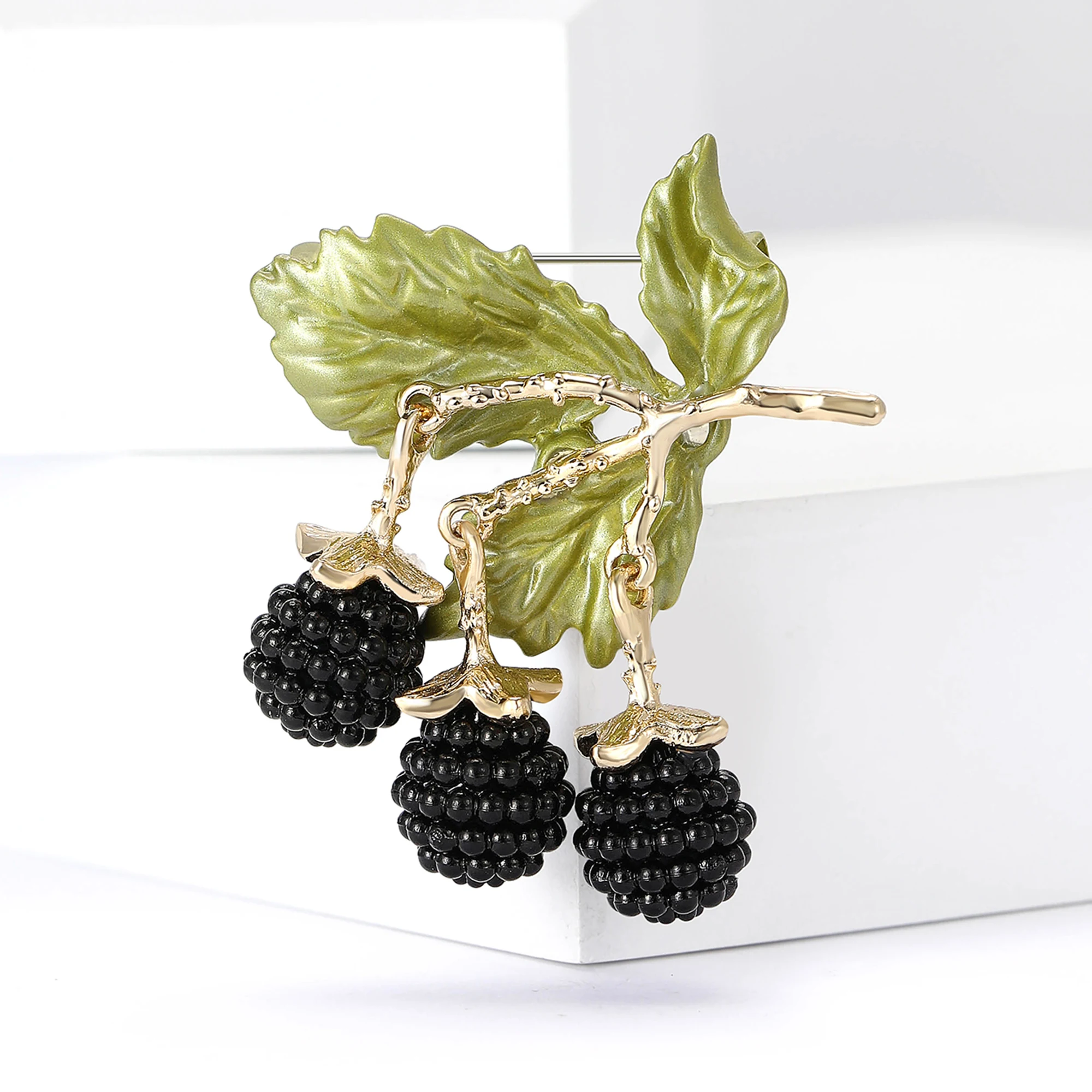 Classic Enamel Blackberry Pendant Brooches for Women Unisex Plant Fruit Pins Banquet Party Backpack Gifts Jewelry Accessories