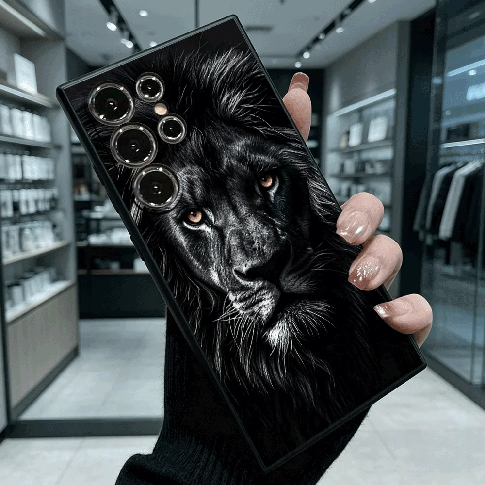 Schwarzer Löwe mit goldenen Augen, stoßfeste weiche TPU-Schutzhülle für Samsung S22 S23 S24 S25 S26 Ultra A16 A35 A55, Anti-Sturz-Cover